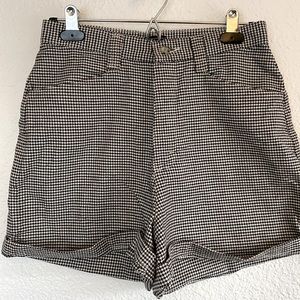 Vintage Lee highwaisted shorts in black & white houndstooth